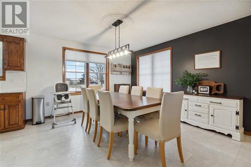 6396 La Salle Line, Warwick-Watford, ON - Indoor Photo Showing Dining Room