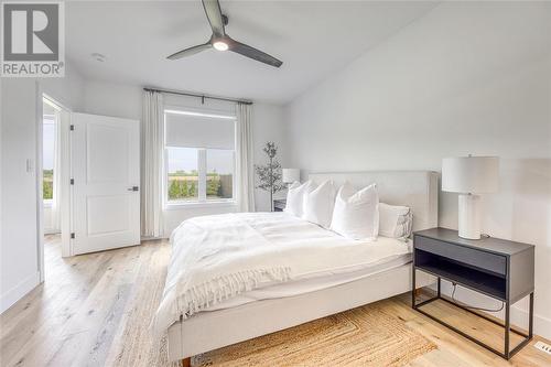 6739 Griffin Drive, Plympton-Wyoming, ON - Indoor Photo Showing Bedroom