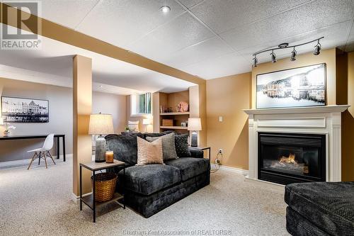 104 London Drive, Chatham, ON - Indoor Photo Showing Living Room With Fireplace