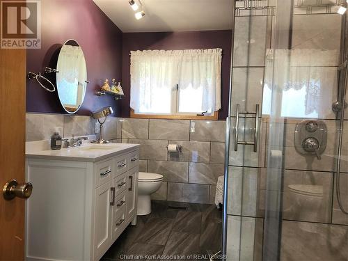 530 Gordon Street, Bothwell, ON - Indoor Photo Showing Bathroom