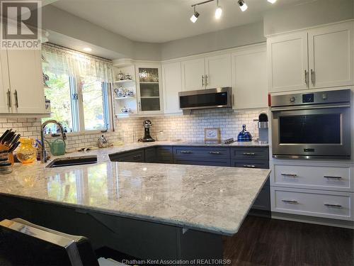 530 Gordon Street, Bothwell, ON - Indoor Photo Showing Kitchen With Upgraded Kitchen