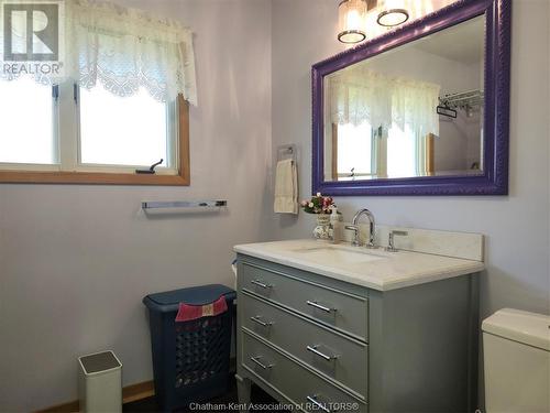 530 Gordon Street, Bothwell, ON - Indoor Photo Showing Bathroom