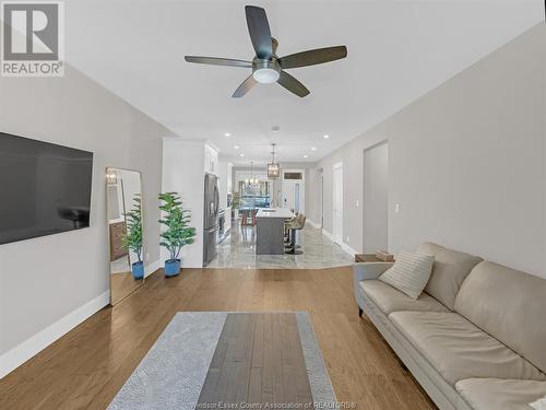 191 East Puce Road Unit# 4, Lakeshore, ON - Indoor Photo Showing Living Room