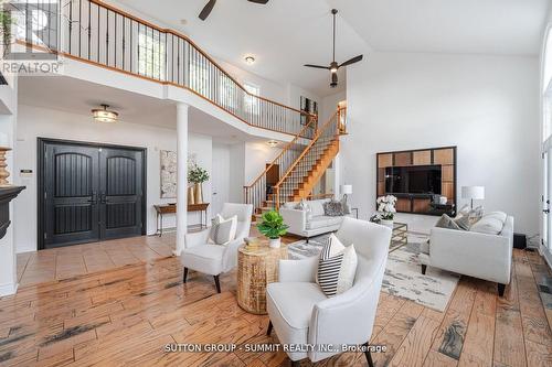 13 Classic Drive, Brampton, ON - Indoor Photo Showing Living Room