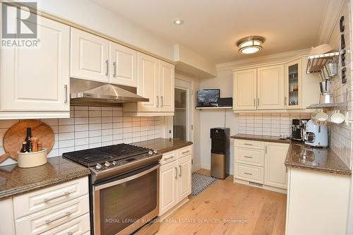 13 - 3333 New Street, Burlington, ON - Indoor Photo Showing Kitchen