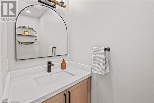 Bathroom featuring vanity - 2401 Coventry Way, Burlington, ON 