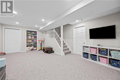 Playroom with carpet flooring - 2401 Coventry Way, Burlington, ON 