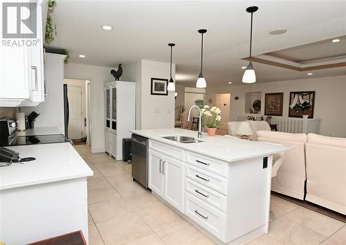 298 Sawgrass Place, Sarnia, ON - Indoor Photo Showing Kitchen With Double Sink