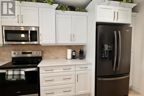 298 Sawgrass Place, Sarnia, ON - Indoor Photo Showing Kitchen