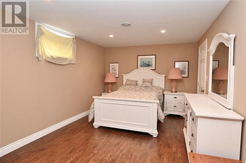 298 Sawgrass Place, Sarnia, ON - Indoor Photo Showing Bedroom