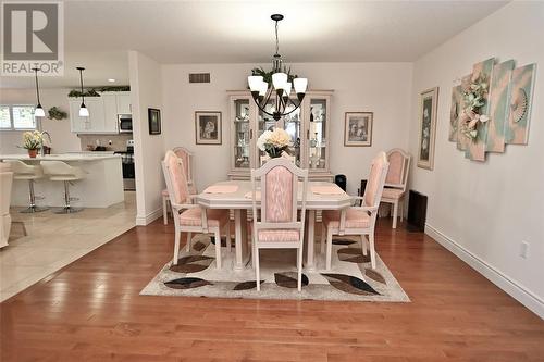 298 Sawgrass Place, Sarnia, ON - Indoor Photo Showing Dining Room