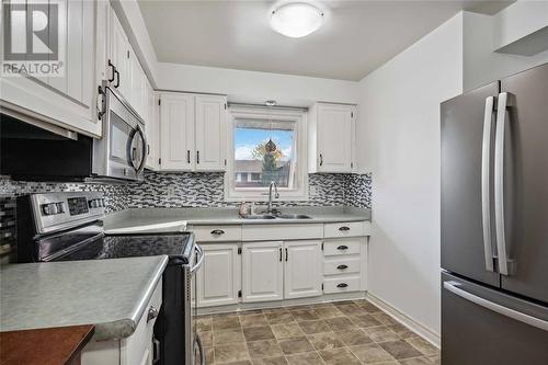 201 Hampton Avenue, Sarnia, ON - Indoor Photo Showing Kitchen With Double Sink