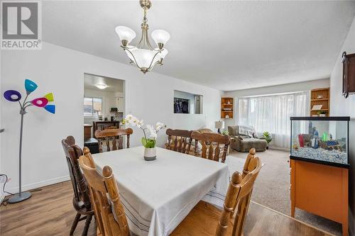 201 Hampton Avenue, Sarnia, ON - Indoor Photo Showing Dining Room