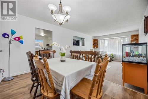 201 Hampton Avenue, Sarnia, ON - Indoor Photo Showing Dining Room