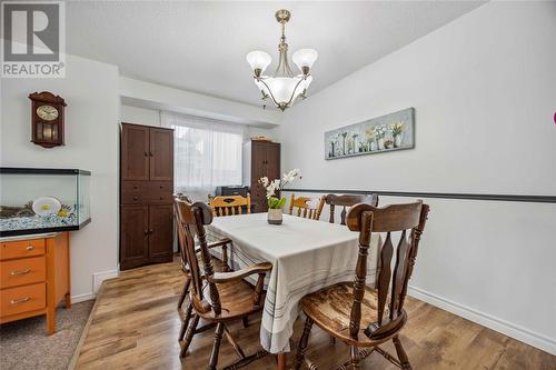 201 Hampton Avenue, Sarnia, ON - Indoor Photo Showing Dining Room