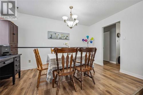 201 Hampton Avenue, Sarnia, ON - Indoor Photo Showing Dining Room