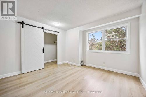 26 - 200 St Clair Boulevard, St. Clair, ON - Indoor Photo Showing Other Room