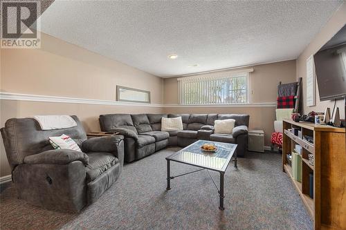 1039 Brimwood Crescent, Sarnia, ON - Indoor Photo Showing Living Room