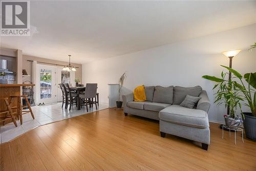 1039 Brimwood Crescent, Sarnia, ON - Indoor Photo Showing Living Room