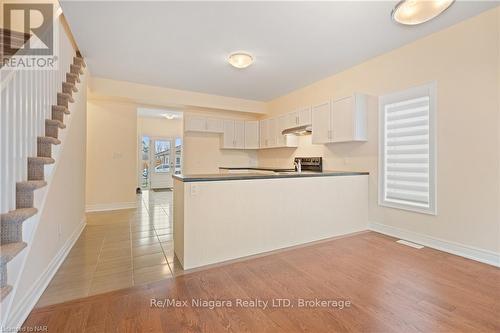 408 Hummel Crescent, Fort Erie, ON - Indoor Photo Showing Kitchen