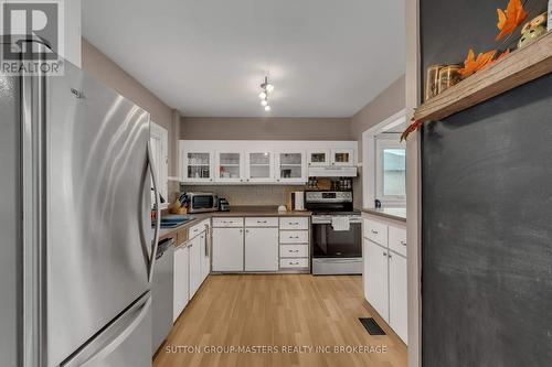 2346 Burbrook Road, Kingston, ON - Indoor Photo Showing Kitchen