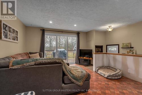 2346 Burbrook Road, Kingston, ON - Indoor