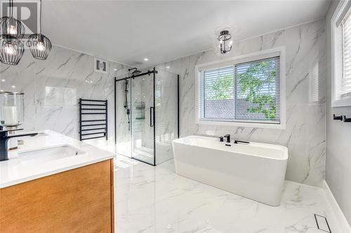 7007 Blue Coast Heights, Plympton-Wyoming, ON - Indoor Photo Showing Bathroom