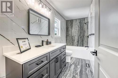 7007 Blue Coast Heights, Plympton-Wyoming, ON - Indoor Photo Showing Bathroom