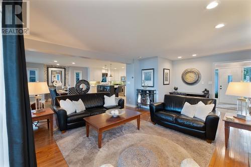 2987 St Clair Parkway, St Clair, ON - Indoor Photo Showing Living Room