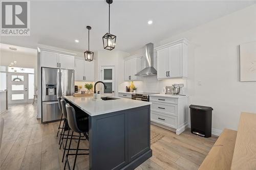 613 Ketter Way, Plympton-Wyoming, ON - Indoor Photo Showing Kitchen With Upgraded Kitchen