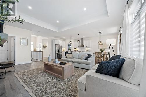 613 Ketter Way, Plympton-Wyoming, ON - Indoor Photo Showing Living Room