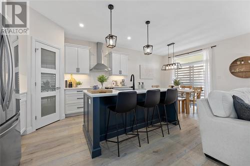 613 Ketter Way, Plympton-Wyoming, ON - Indoor Photo Showing Kitchen With Upgraded Kitchen