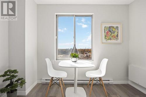 160 George Street Unit# 905, Sarnia, ON - Indoor Photo Showing Dining Room