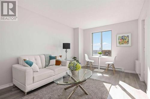 160 George Street Unit# 905, Sarnia, ON - Indoor Photo Showing Living Room