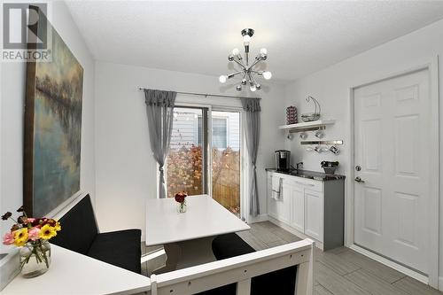 1236 Thistledown Avenue, Sarnia, ON - Indoor Photo Showing Dining Room