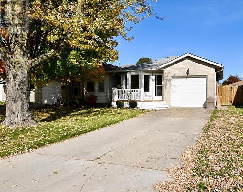 1236 Thistledown Avenue, Sarnia, ON - Outdoor