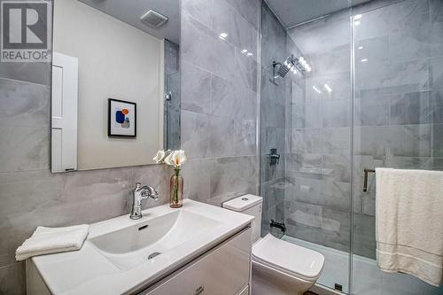 109 Penrose Street, Sarnia, ON - Indoor Photo Showing Bathroom