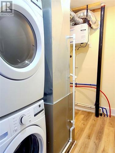 109 Penrose Street, Sarnia, ON - Indoor Photo Showing Laundry Room