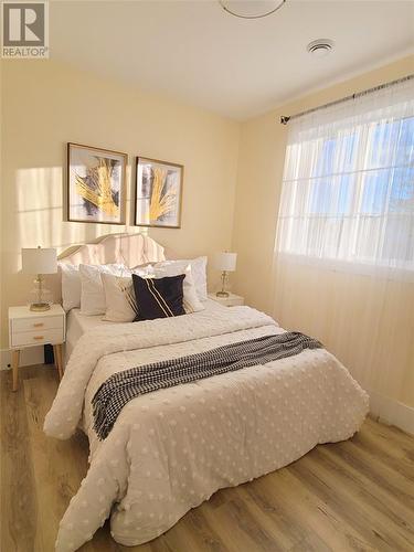 109 Penrose Street, Sarnia, ON - Indoor Photo Showing Bedroom