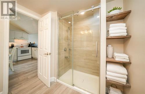 5322 Broadview Avenue, Lambton Shores, ON - Indoor Photo Showing Bathroom