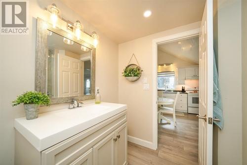 5322 Broadview Avenue, Lambton Shores, ON - Indoor Photo Showing Bathroom