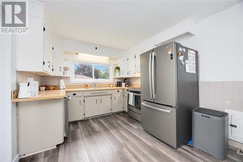 7043 Base Line Road, Wallaceburg, ON - Indoor Photo Showing Kitchen