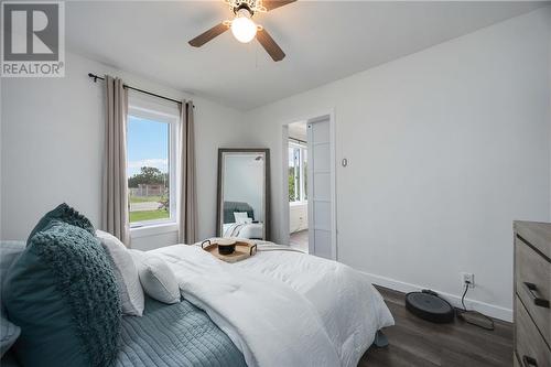 7043 Base Line Road, Wallaceburg, ON - Indoor Photo Showing Bedroom