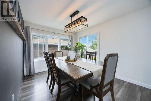 7043 Base Line Road, Wallaceburg, ON - Indoor Photo Showing Dining Room