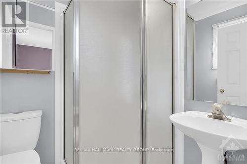 5 Newcastle Avenue, Ottawa, ON - Indoor Photo Showing Bathroom