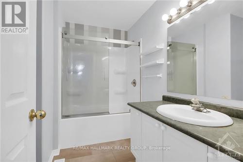 5 Newcastle Avenue, Ottawa, ON - Indoor Photo Showing Bathroom