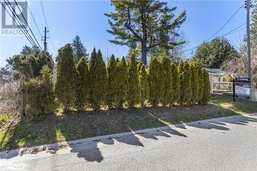 72 57Th Street N, Wasaga Beach, ON 