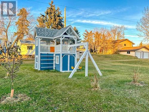 412 4 Avenue, Elnora, AB 