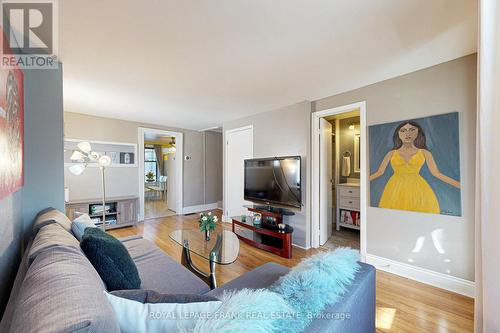 305 Nassau Street, Oshawa (Vanier), ON - Indoor Photo Showing Living Room