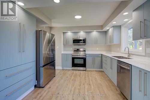 630 King Street W, Gananoque (821 - Gananoque), ON - Indoor Photo Showing Kitchen With Double Sink With Upgraded Kitchen